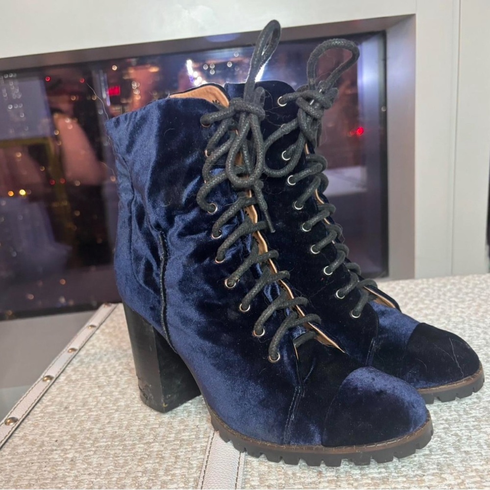 Elegant Jeffrey Cambell Velvet Lace-Up Ankle Boots